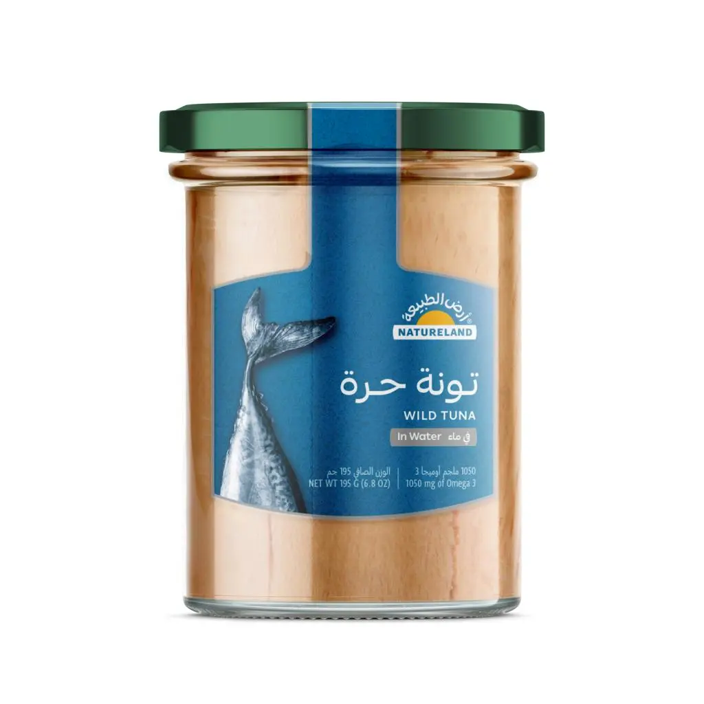 تونة حرة في ماء